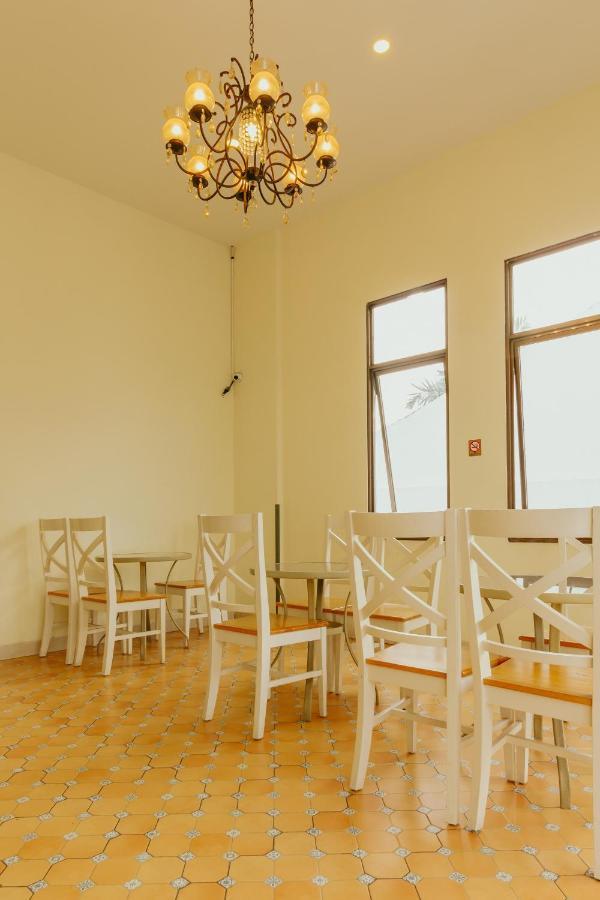 Urbanest Inn House Slipi Jakarta Luaran gambar