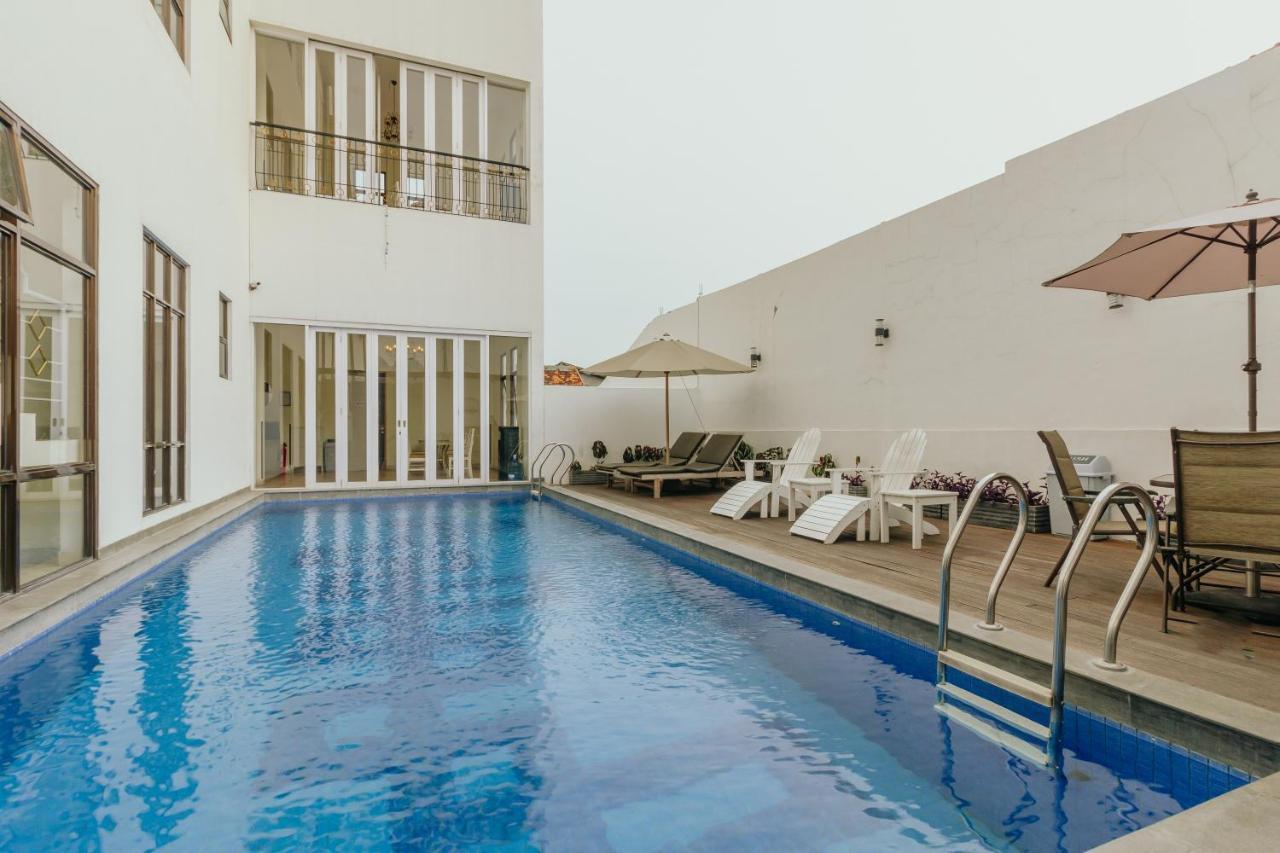 Urbanest Inn House Slipi Jakarta Luaran gambar