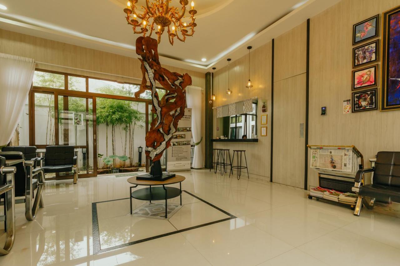 Urbanest Inn House Slipi Jakarta Luaran gambar