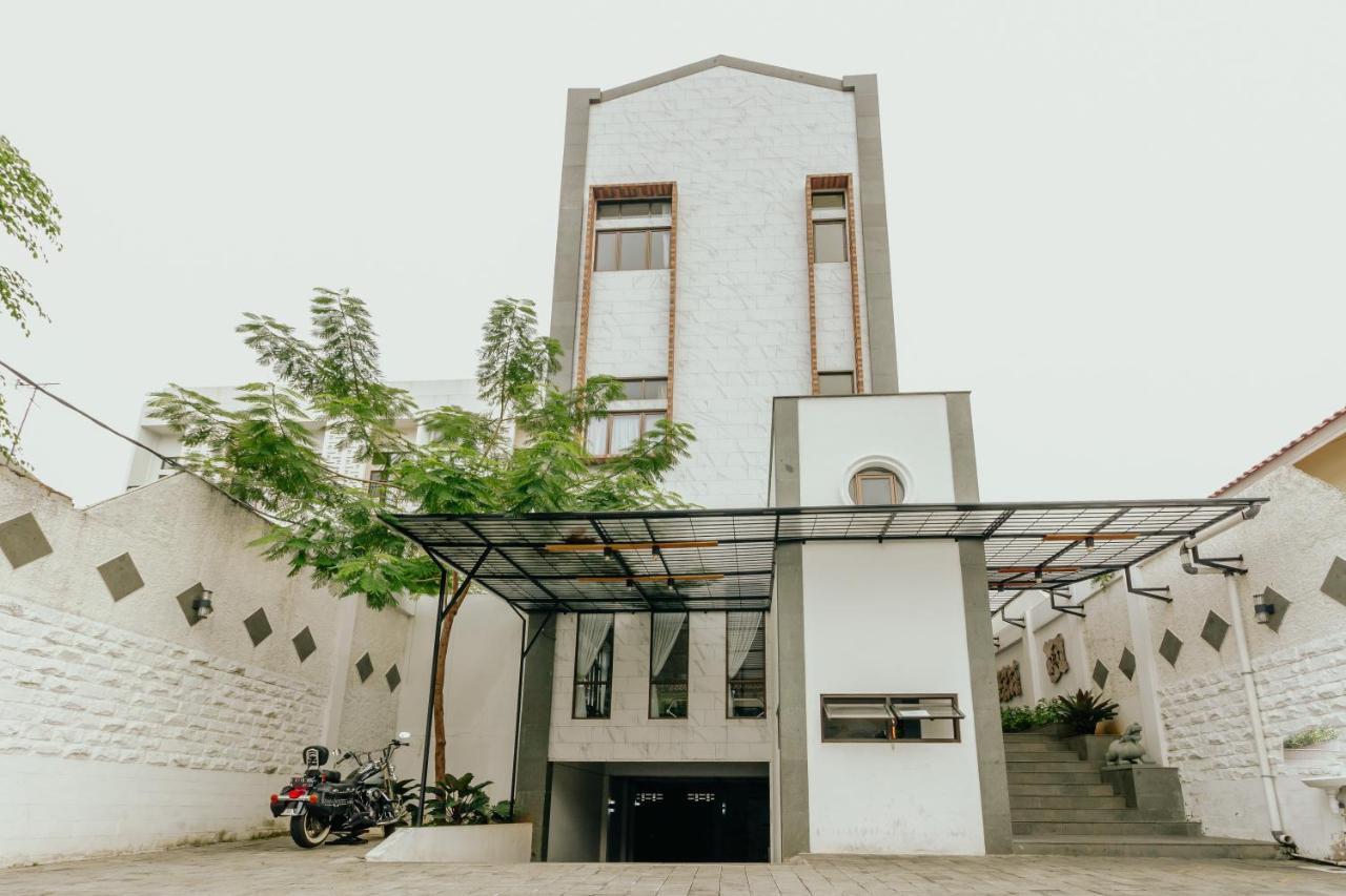 Urbanest Inn House Slipi Jakarta Luaran gambar