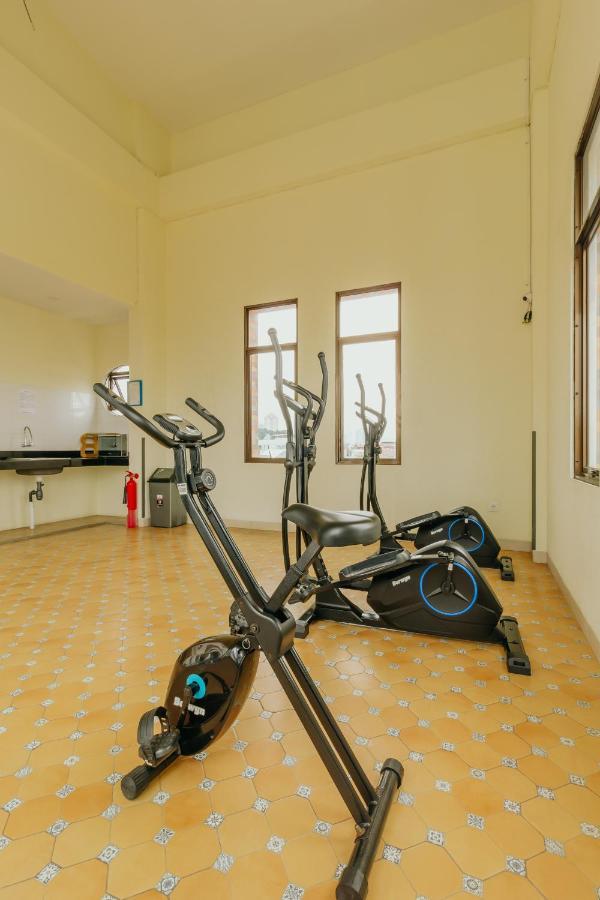 Urbanest Inn House Slipi Jakarta Luaran gambar