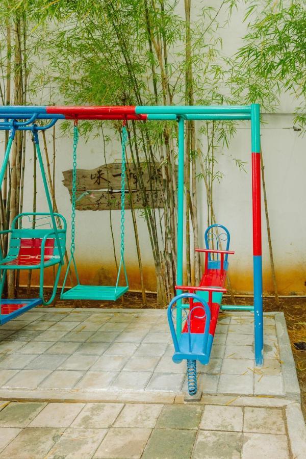 Urbanest Inn House Slipi Jakarta Luaran gambar