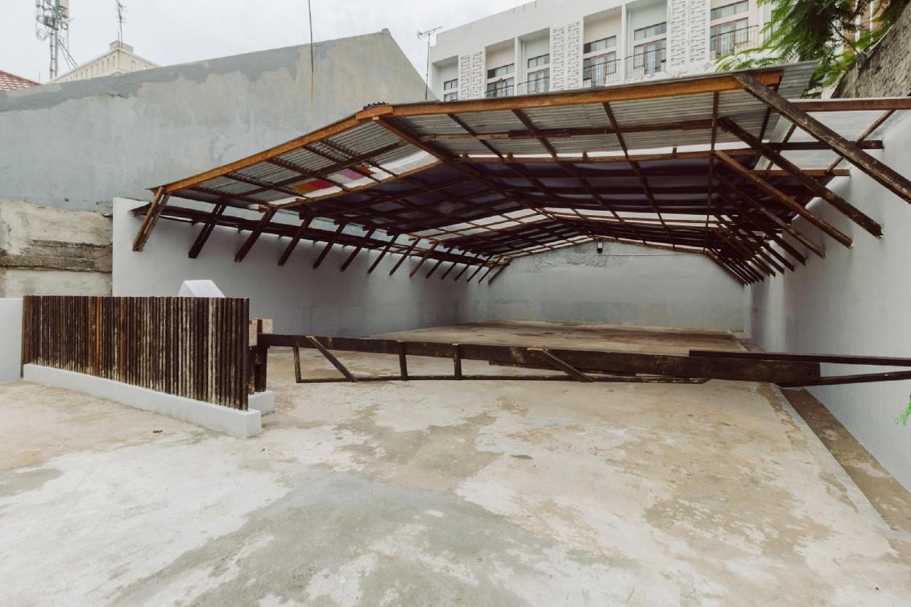 Urbanest Inn House Slipi Jakarta Luaran gambar