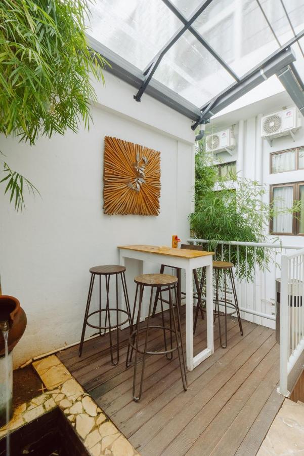 Urbanest Inn House Slipi Jakarta Luaran gambar