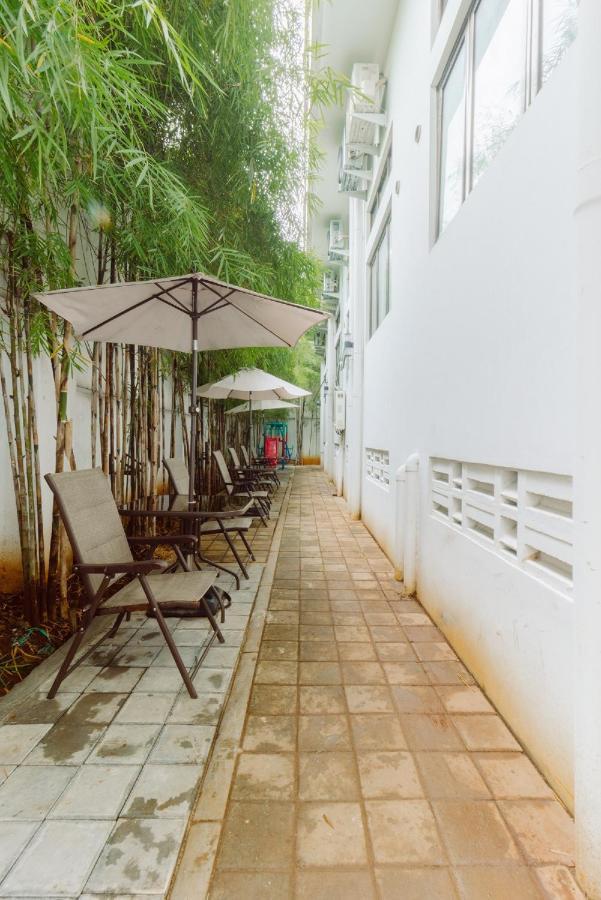 Urbanest Inn House Slipi Jakarta Luaran gambar