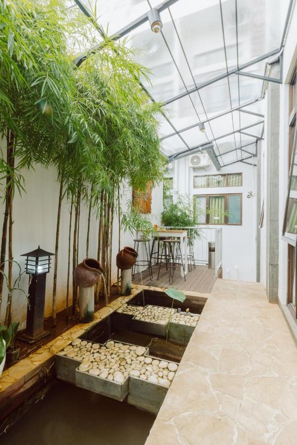 Urbanest Inn House Slipi Jakarta Luaran gambar
