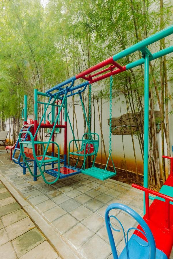 Urbanest Inn House Slipi Jakarta Luaran gambar