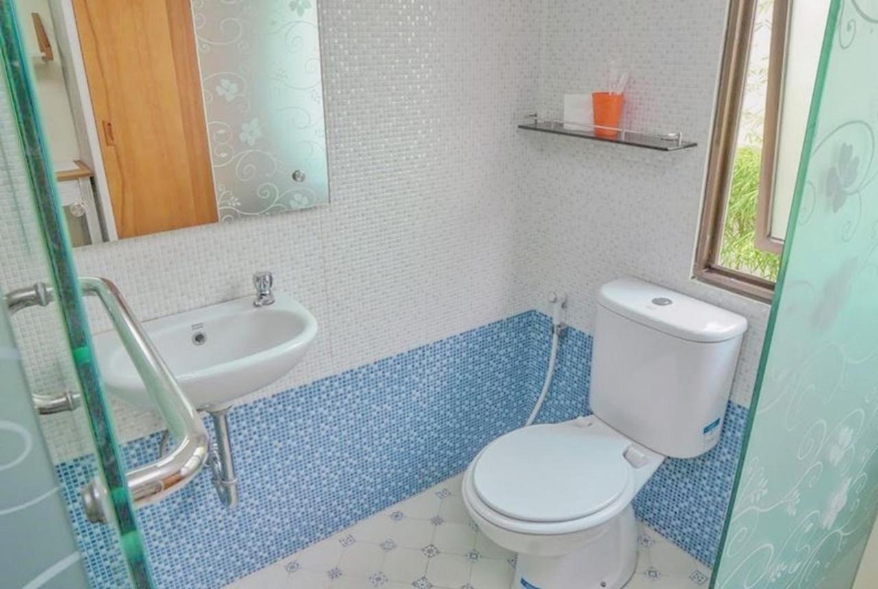 Urbanest Inn House Slipi Jakarta Luaran gambar