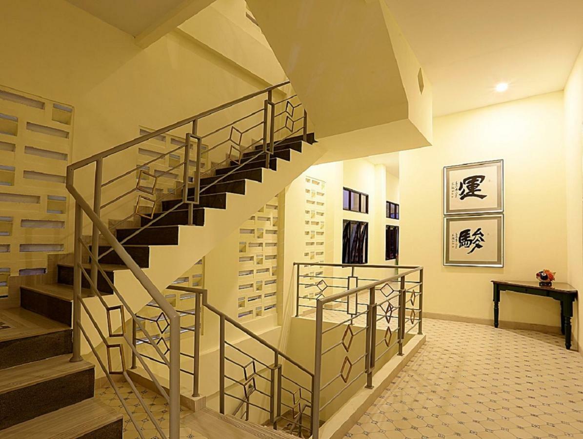 Urbanest Inn House Slipi Jakarta Luaran gambar