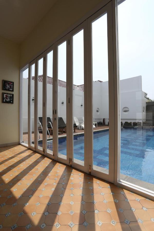 Urbanest Inn House Slipi Jakarta Luaran gambar
